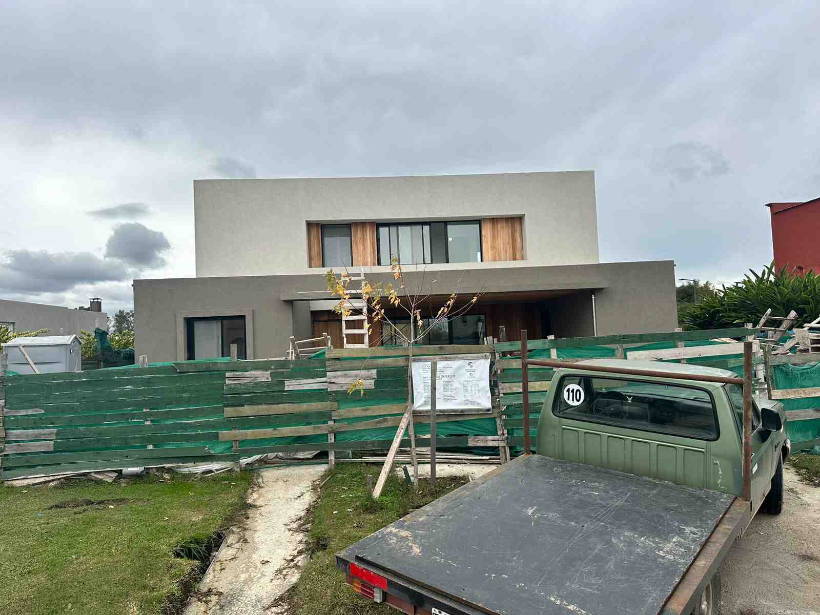 Casa en Alquiler en Barrio Las Acacias